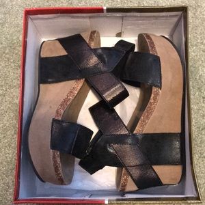 EUC Pierre Dumas Black Wedges